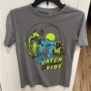 Old Navy Gray Kids Tee with Fishing Graphic